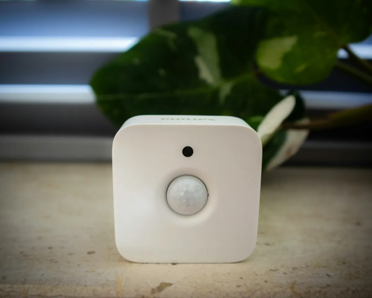 Wireless motion sensor of an intrusion alarm system